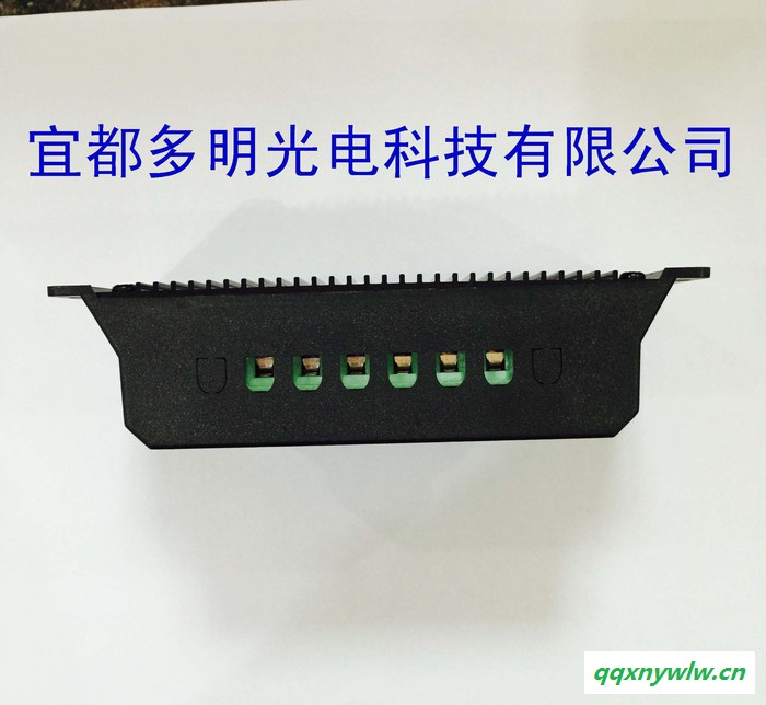 太阳能控制器20A 12V24V通用包邮 自带USB 5V充电接口LCD屏显示